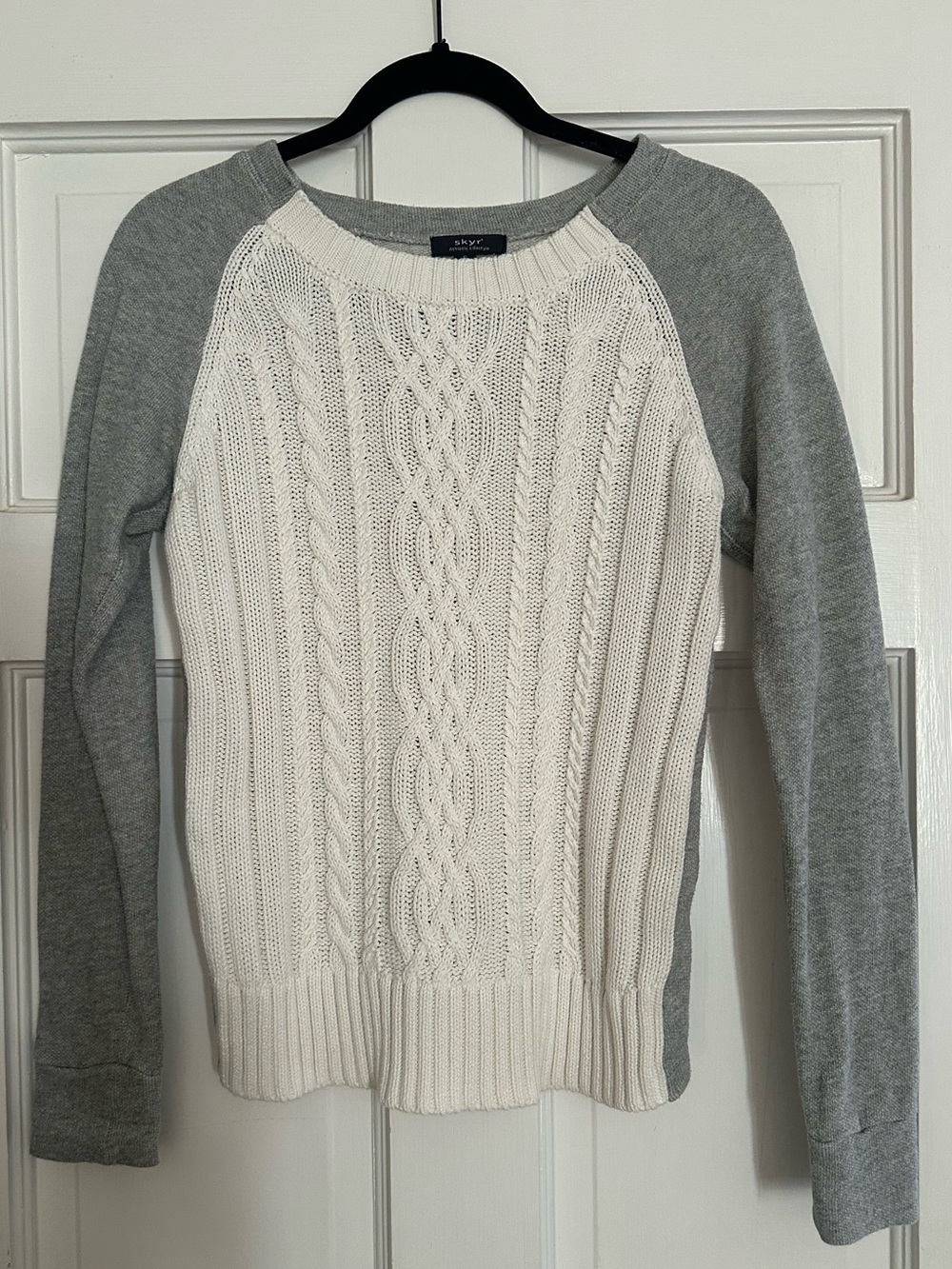 Two-Tone Cable Knit Crewneck Sweater - Cream and Gray